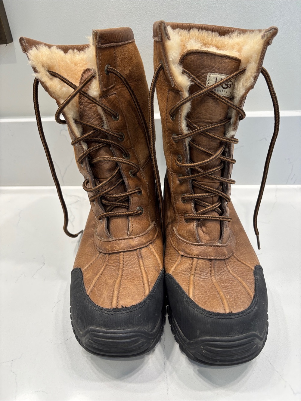 UGG Australia Adirondack Winter Snow Boot Brown Leather Lace-Up Shearling